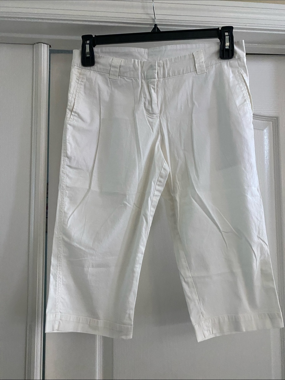 Nantucket Brand - White Bermuda Shorts with Tailored Waistband